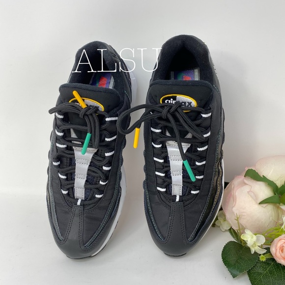 Nike Air Max 95 Premium Black Flash Crimson W - Picture 3 of 8